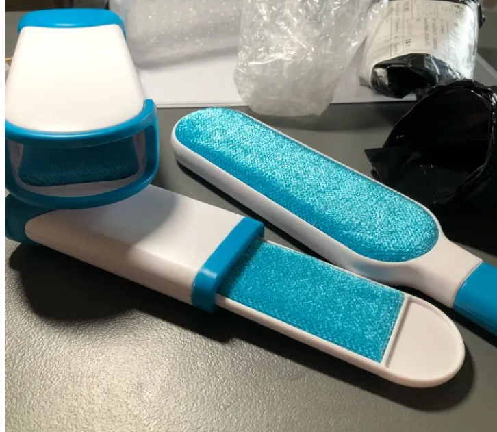 Cepillo removedor de Pelos con Base Auto
